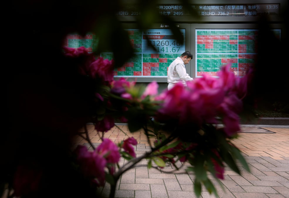 Tokyo finit en baisse de 0,46%