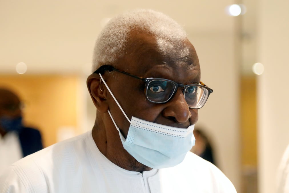 France: lamine diack condamne a deux ans de prison ferme pour corruption passive