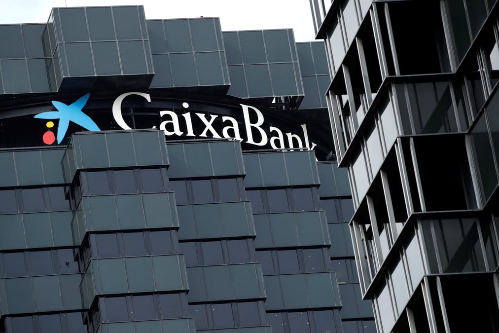 Espagne: les conseils de caixabank et bankia approuvent un projet de fusion