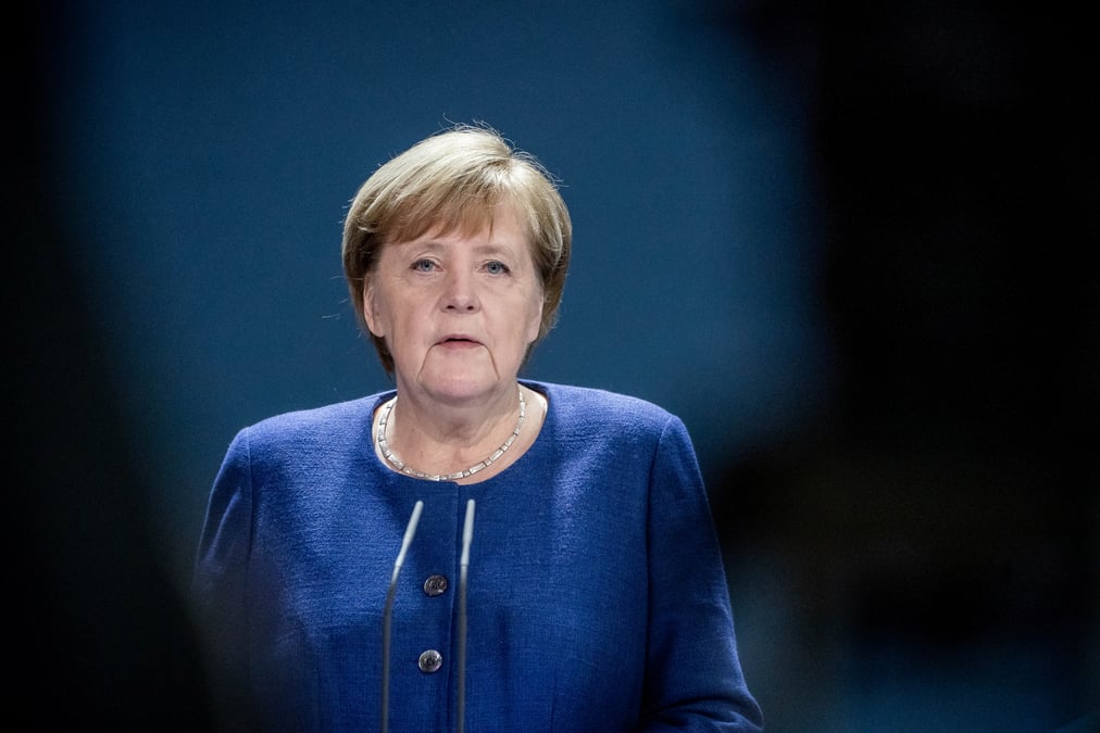 L'ue et les etats-unis doivent travailler main dans la main, dit merkel