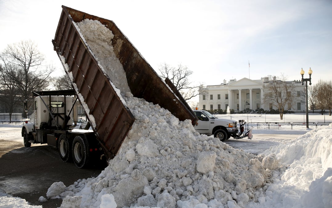 Lent retour a la normale apres le blizzard sur la cote est des etats-unis