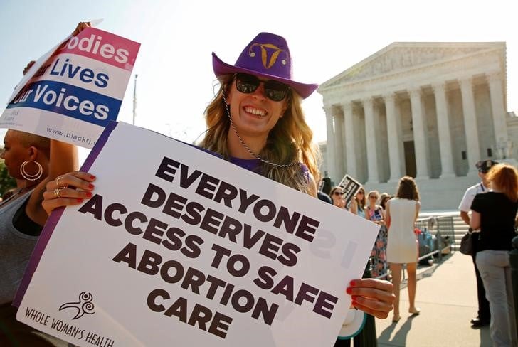 Un loi sur l'avortement au texas invalidee