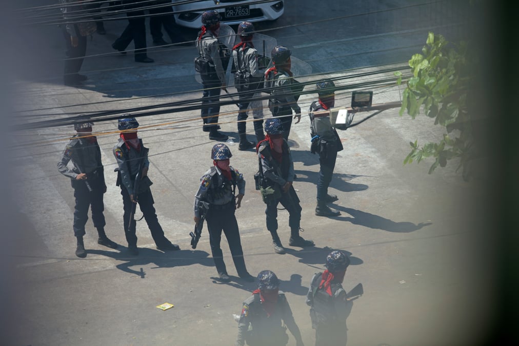 Birmanie: les forces de securite se rendent sur les lieux d'une greve