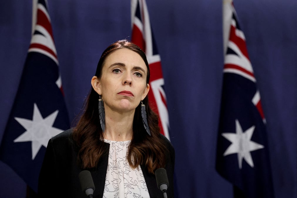 La premiere ministre neo-zelandaise jacinda ardern s'adresse aux medias lors d'une conference de presse