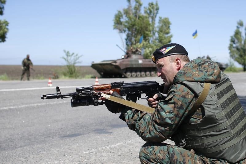 Les forces ukrainiennes encerclent le port de Marioupol