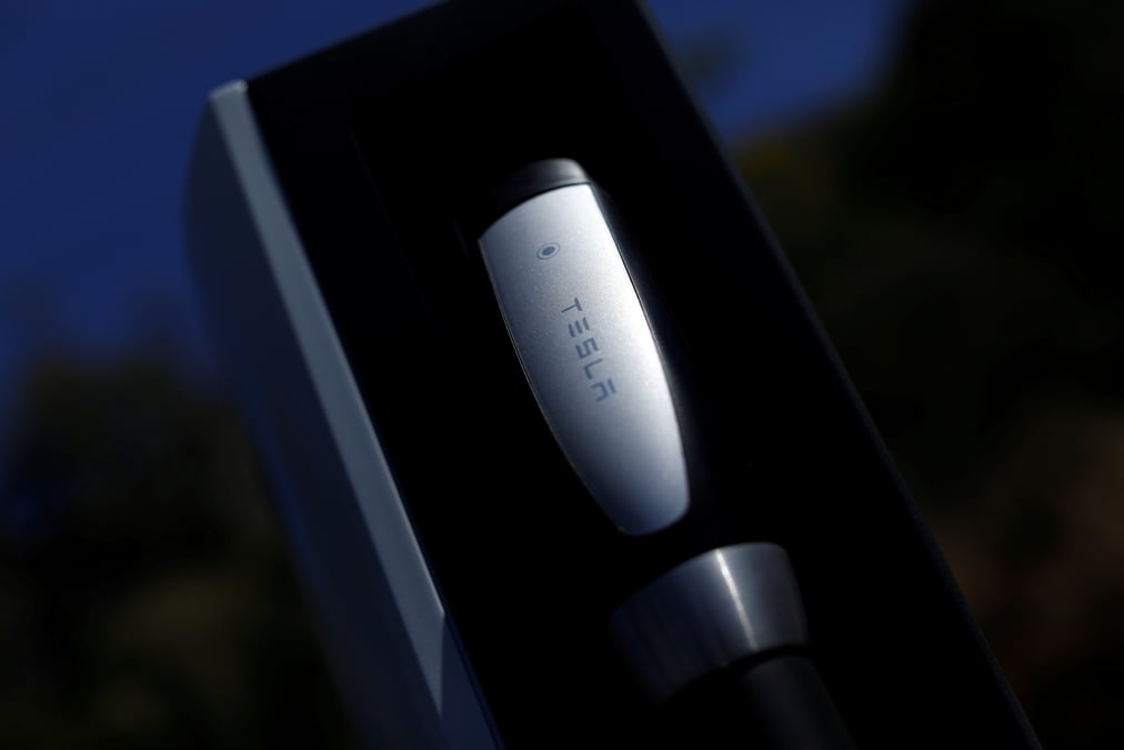 Tesla a suivre a wall street