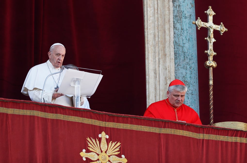Message de paix du pape francois, qui prend la defense des migrants