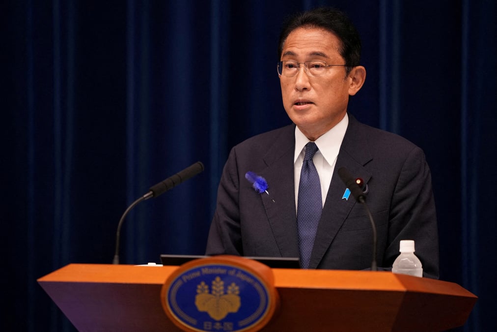 Japon: remaniement prevu mercredi face a la controverse liee a la secte moon