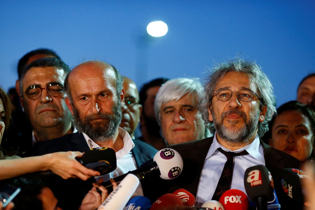 Deux journalistes turcs condamnes pour divulgation de secrets d'etat