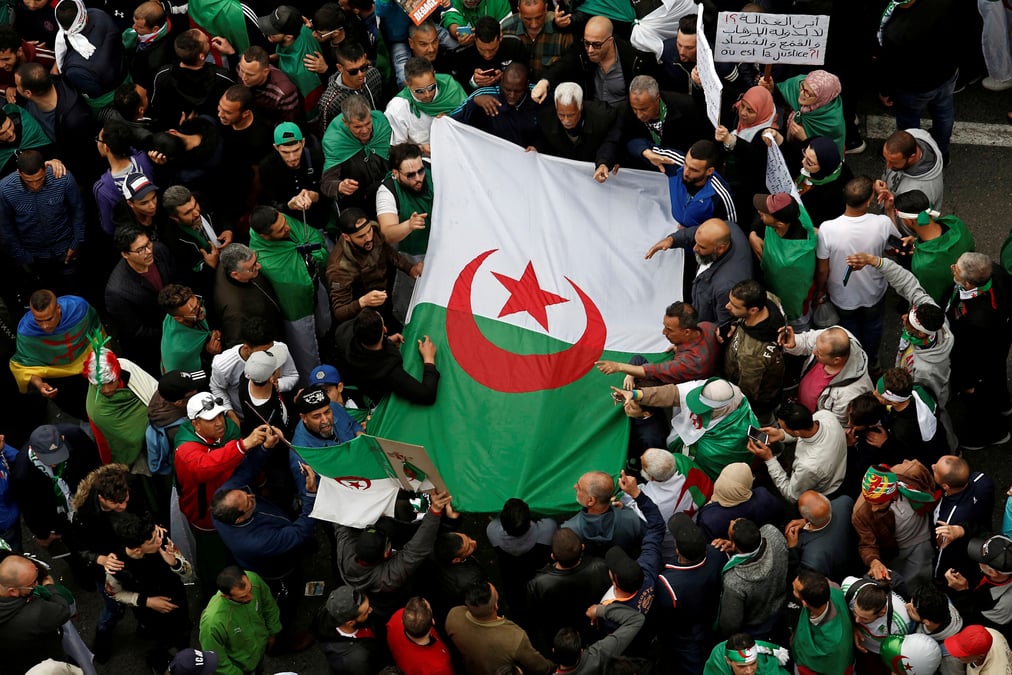 Algerie: cinq milliardaires dont des proches de bouteflika arretes