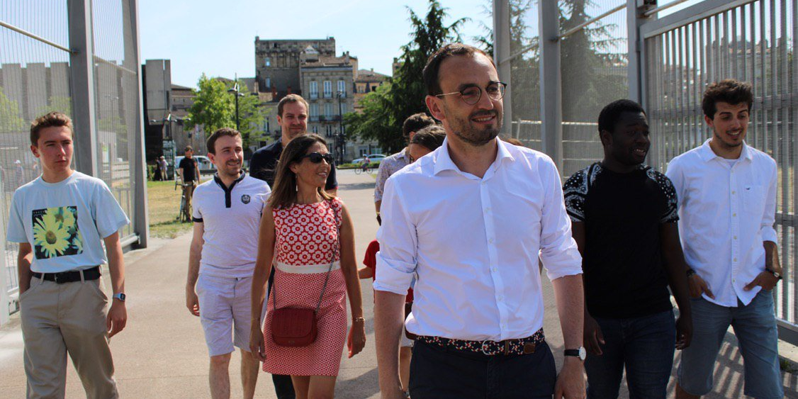 Thomas Cazenave (au premier plan) est officiellement investi par La République en marche