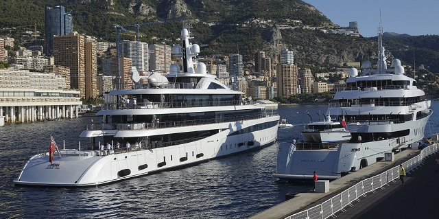 yacht