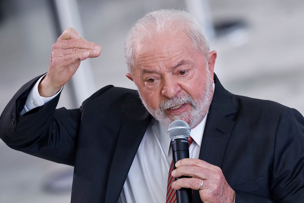 Le president bresilien luiz inacio lula da silva s'exprime lors d'une reunion avec des representants syndicaux au palais planalto a brasilia