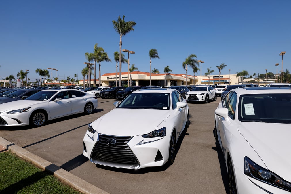 Photo d'archives de nouvelles automobiles a carlsbad, aux etats-unis