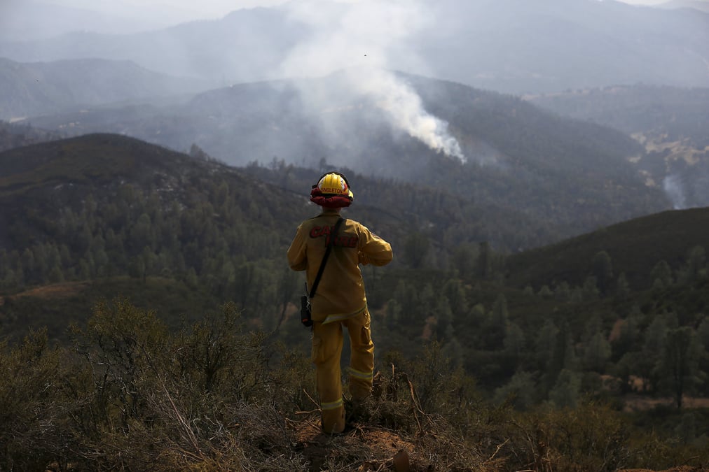 Dix mille pompiers luttent contre les incendies en californie