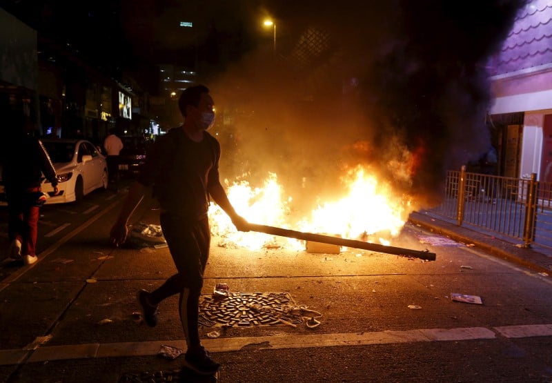 Violents affrontements dans les rues de hong kong