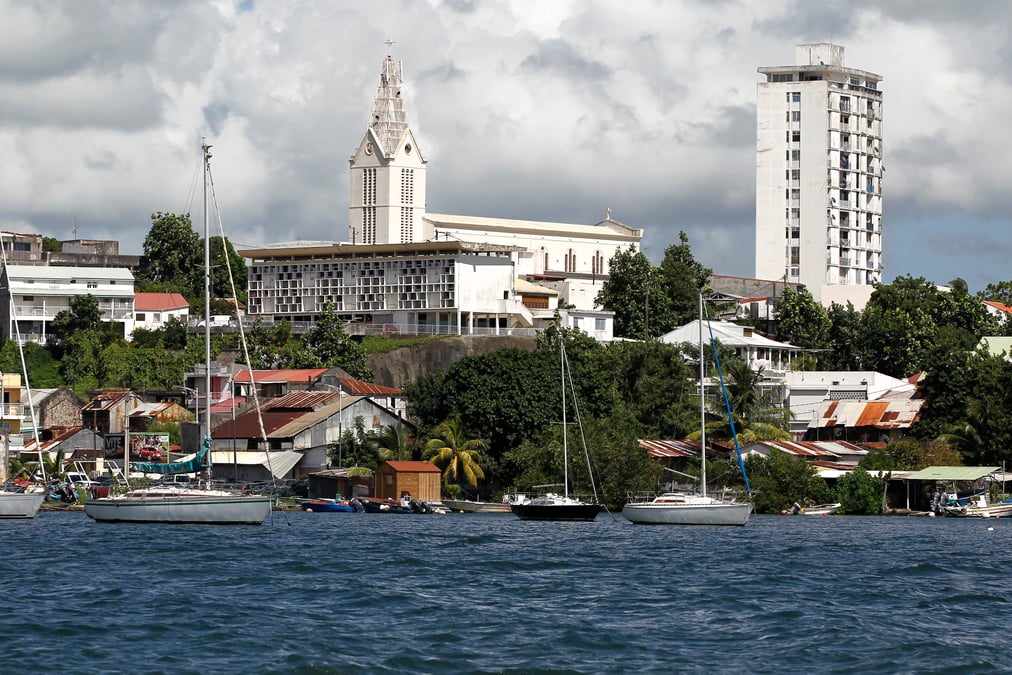 La guadeloupe reconfinee pour trois semaines