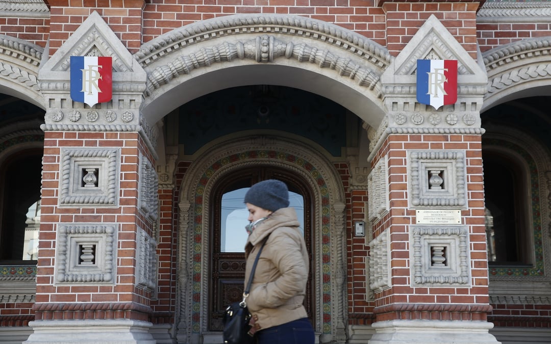 La france deplore le renvoi d'un membre de l'ambassade a moscou