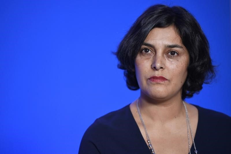 Myriam el khomri dit avoir le "soutien officiel" de macron