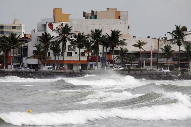 L'ouragan katia menace les cotes du mexique