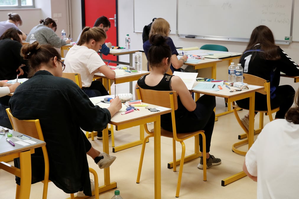 Taux de reussite de 77,7% au bac, le "chaos" evite selon blanquer