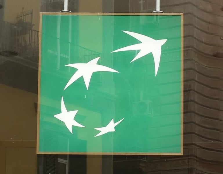 Bnp paribas, plus forte hausse des valeurs bancaires a la cloture