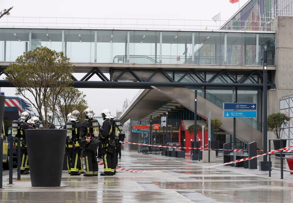 Deux suspects mis en examen pour l'attaque d'orly