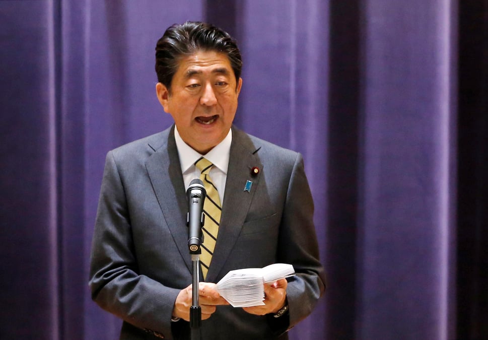 Japon: shinzo abe relevera la tva "par tous les moyens"