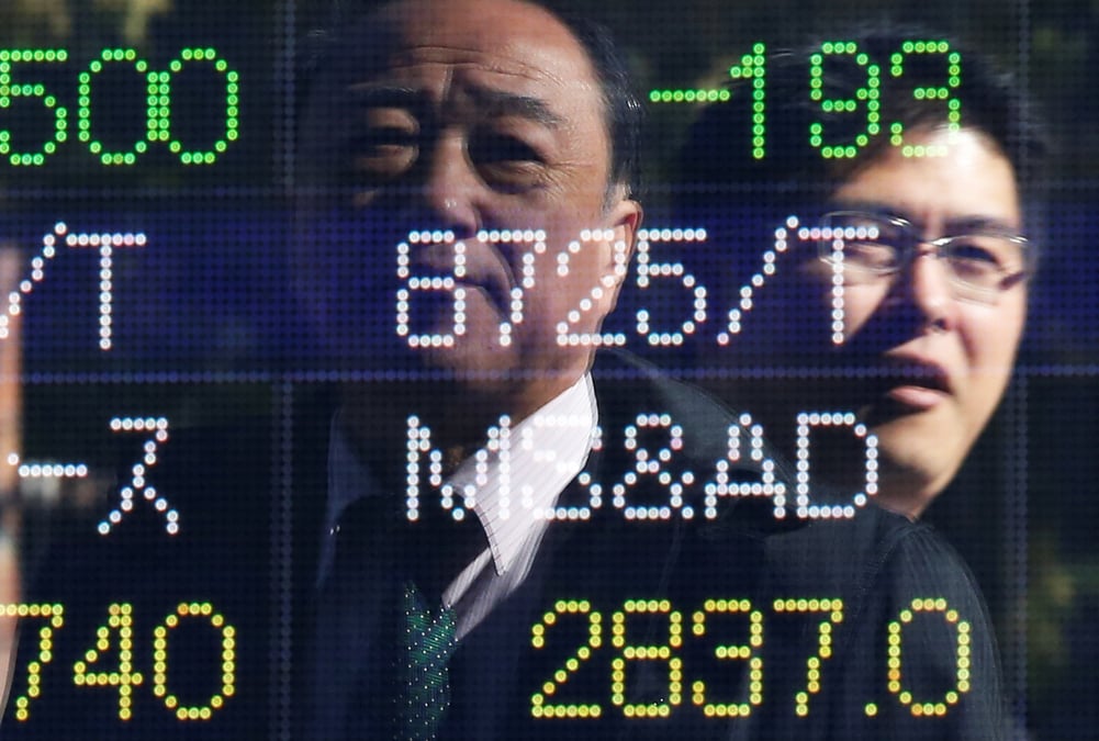 Tokyo finit en baisse