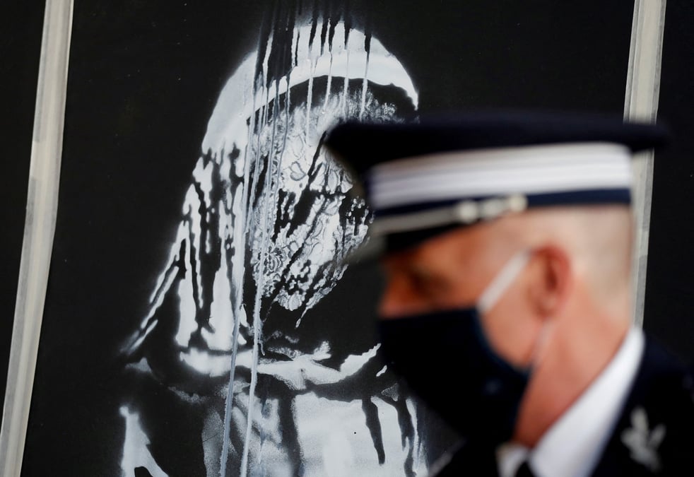 Jusqu'a deux ans de prison ferme pour le vol d'une oeuvre de banksy au bataclan