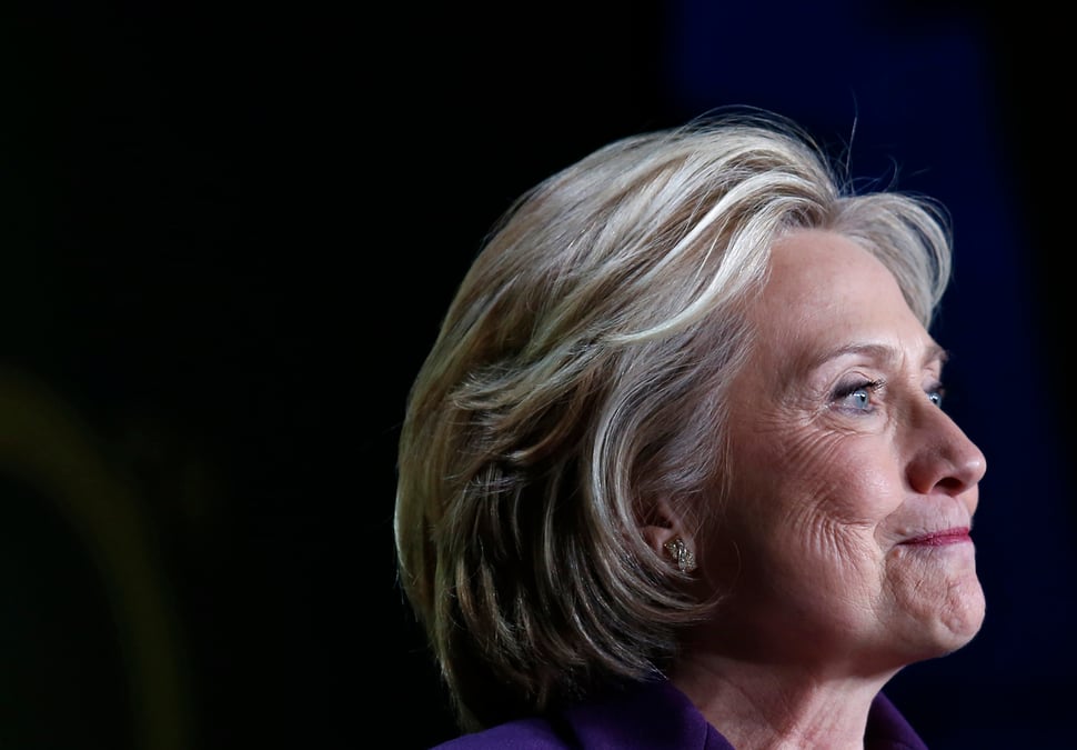 Les courriels d'hillary clinton examines par le departement d'etat