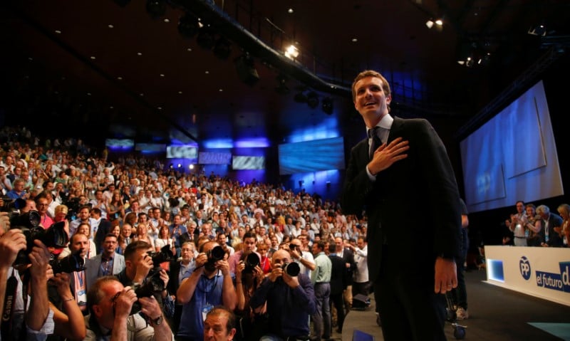 Le parti populaire espagnol opere un virage a droite