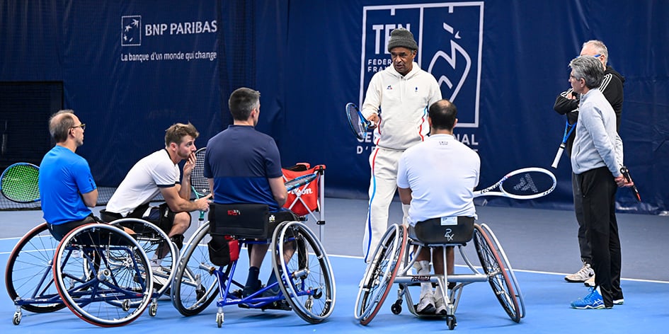Yannick Noah et ses joueurs en février, à Paris.
