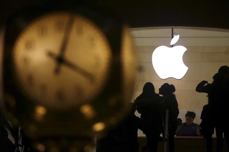 Italie/smartphones: enquete ouverte sur apple et samsung