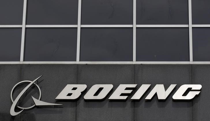 Boeing vise des acquisitions pour developper ses services