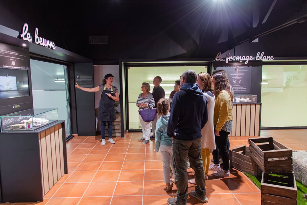 A Machecoul (44), la fromagerie Beillevaire est l’une des 35 entreprises des Pays de la Loire à avoir choisi de maintenir des visites à l’issue de la crise sanitaire.