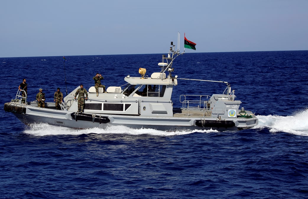 Migrants: l'ue envisage de limiter la mission sophia aux patrouilles aeriennes