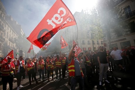 Partis de gauche et syndicats travaillent a une "maree populaire"
