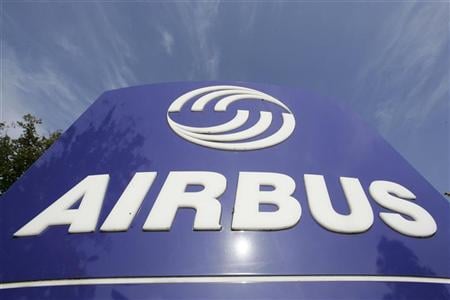 10.000 SALARIÉS D'AIRBUS MANIFESTENT POUR LEURS SALAIRES