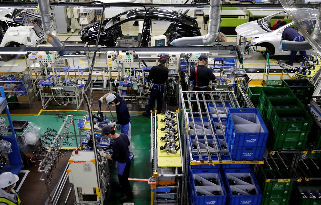 Les constructeurs automobiles japonais arretent la production et les exportations vers la russie