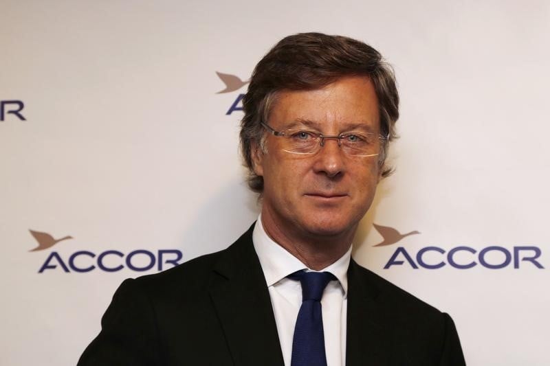 Colony et eurazeo reduisent leur part dans accor