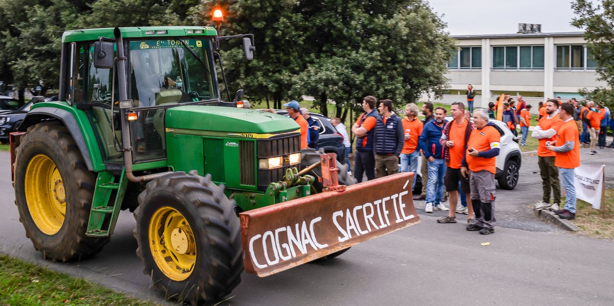Le 17 septembre, la filière cognac manifestait contre les taxes européennes sur les véhicules électriques chinois.