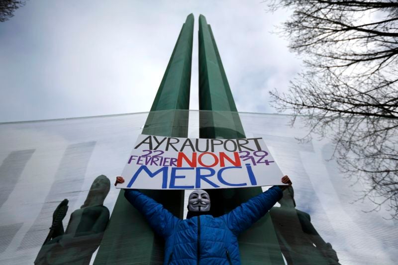 Ayrault temporise sur l’évacuation de Notre-Dame-des-Landes