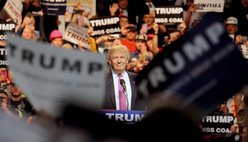 Donald trump invite a rencontrer les dirigeants du parti republicain