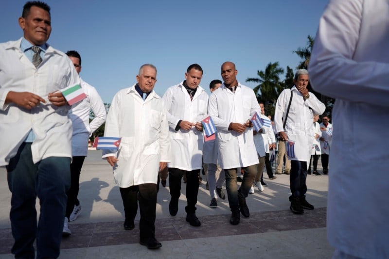Coronavirus: une equipe de medecins cubains en renfort en italie