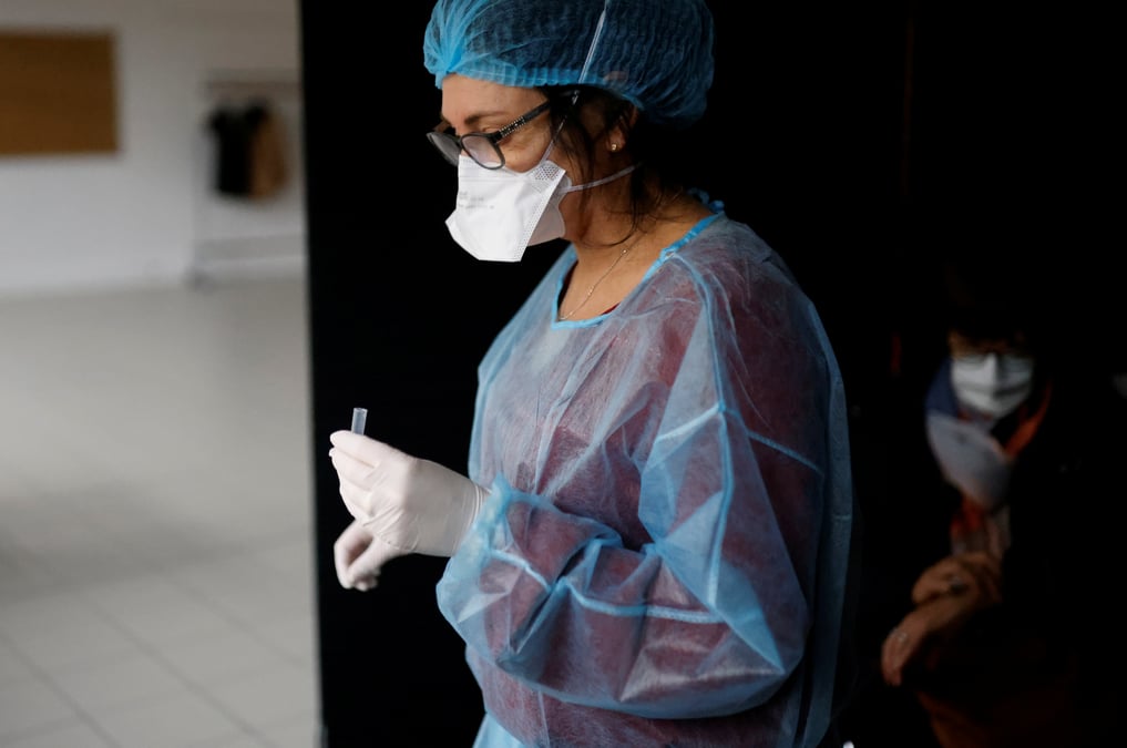 Coronavirus: pres de 14.000 cas supplementaires en france en 24 heures