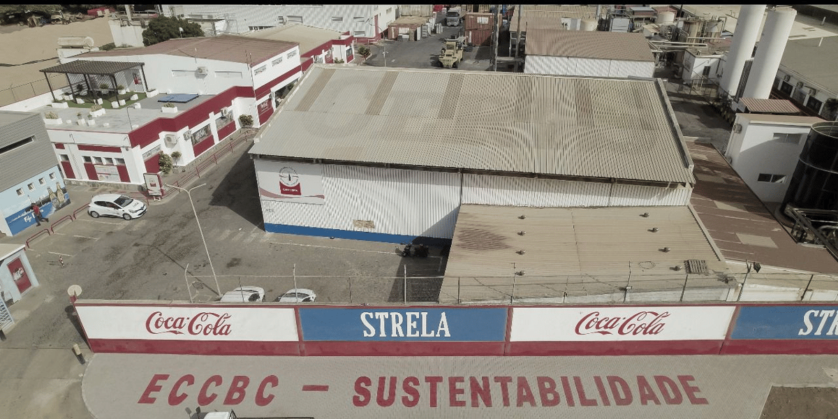 Au Cap-vert, la société chargée de l'embouteillage du Coca-Cola indique n'utiliser que de l'eau de mer désalinisée dans son process industriel.