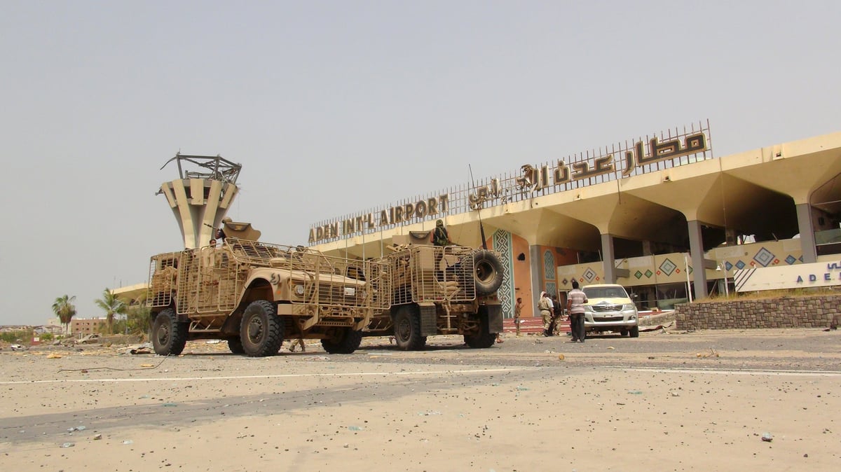 Un avion atterrit a aden pour la premiere fois en quatre mois