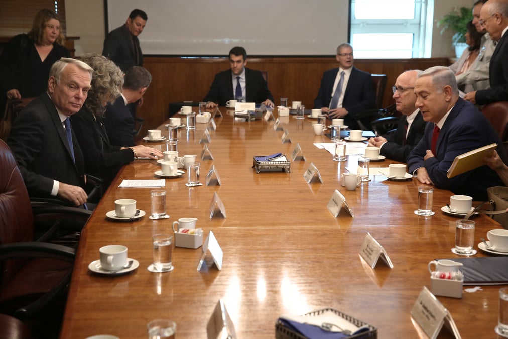 Paris repousse a l'ete sa conference sur le proche-orient
