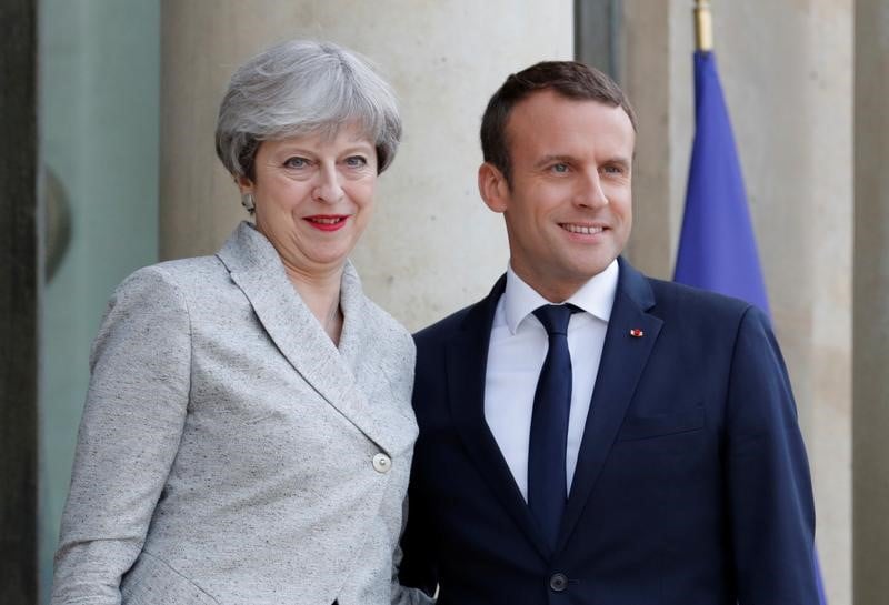May assure que les negociations debuteront la semaine prochaine